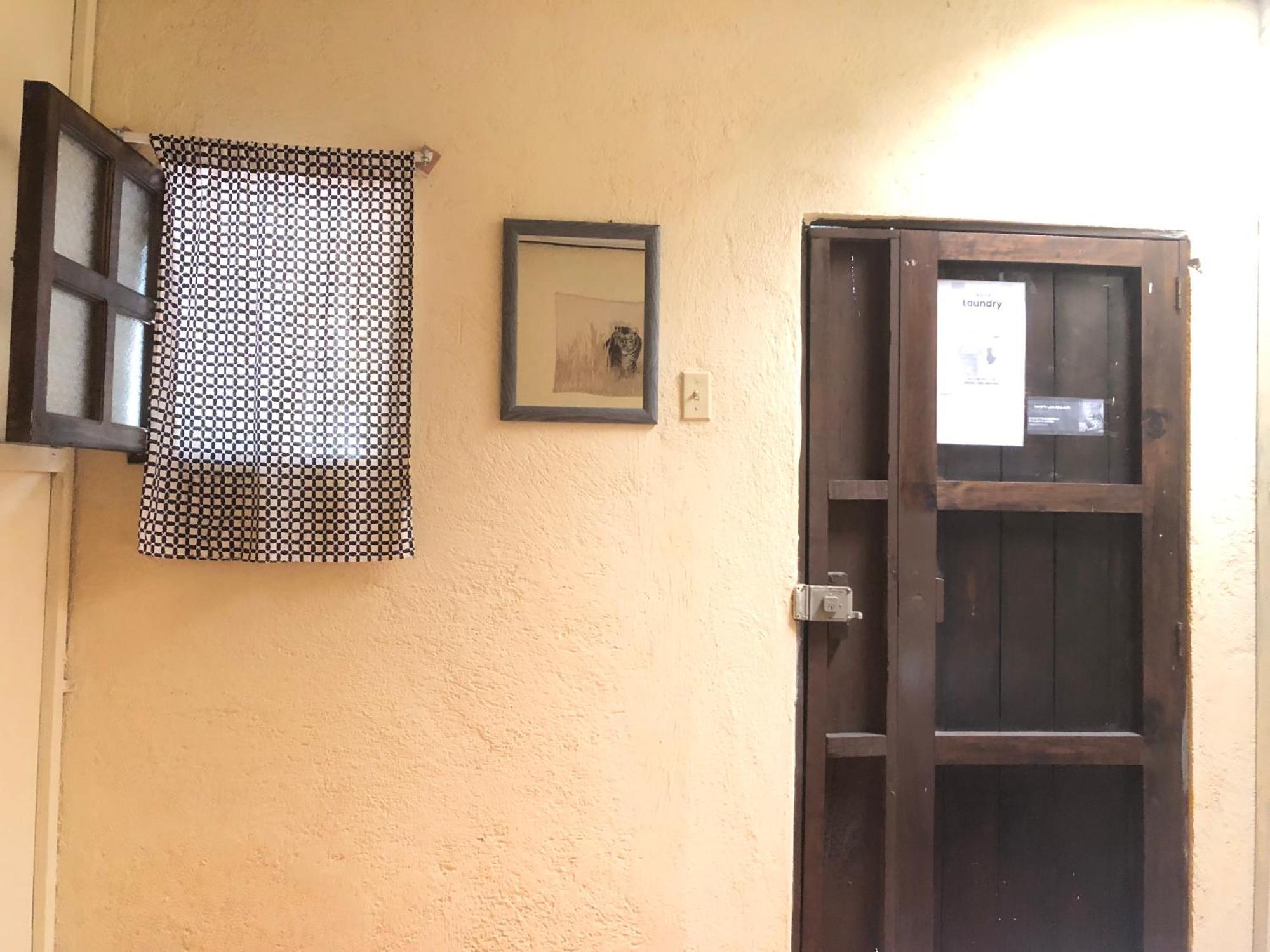 ホテル Hospedaje Basico El Jaguar アンティグア・グアテマラ エクステリア 写真